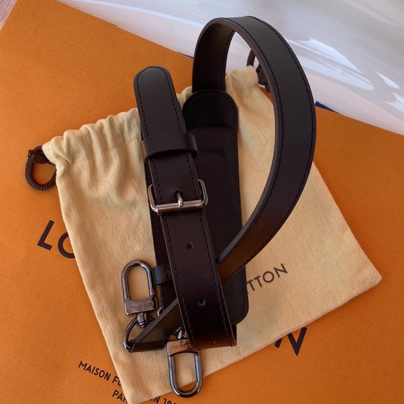 NWOT Louis Vuitton Shoulder Strap Black. Graphite Silver Hardware - Picture 4 of 9